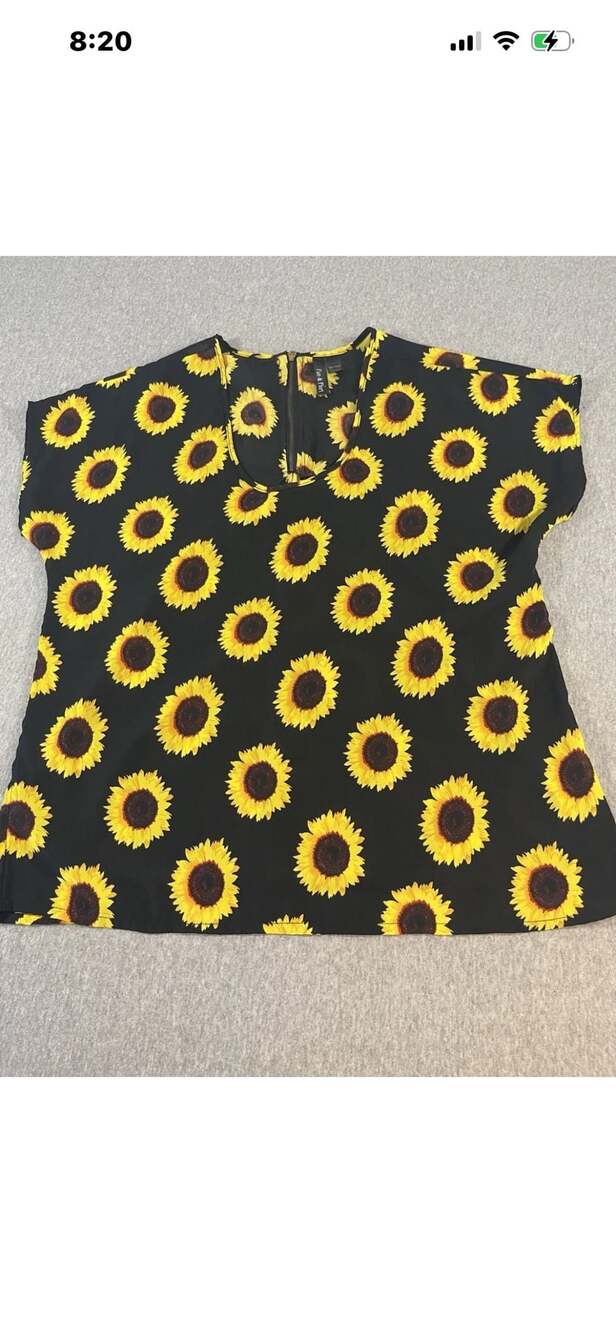 Fun & Flirt Black Sunflower Print Short Sleeve Blouse with Back Zipper Size L